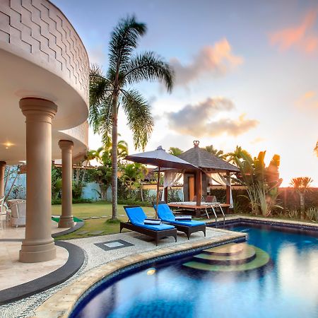 The Beverly Hills Bali A Luxury Villa Jimbaran Bagian luar foto